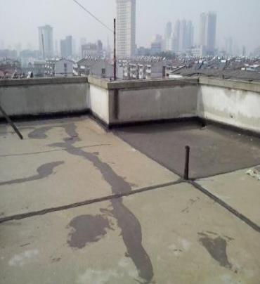 红古漏水维修 楼顶漏水是什么原因，楼顶漏水维修方法是什么?